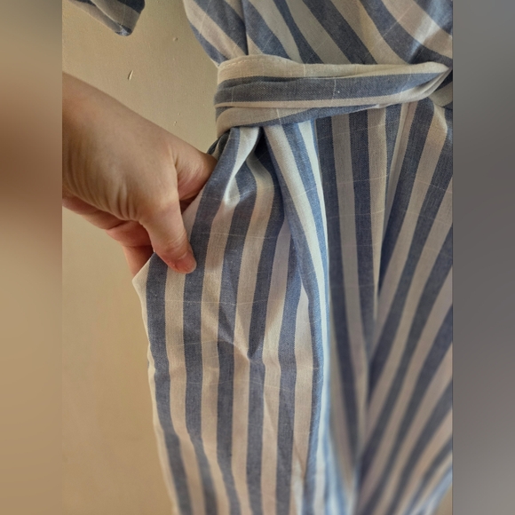 Only One brand striped dress. Size small/med. Unlined. Pockets, zip back, summer - Picture 6 of 7